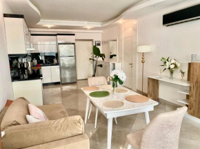 Luxury flat 2 mins from beach